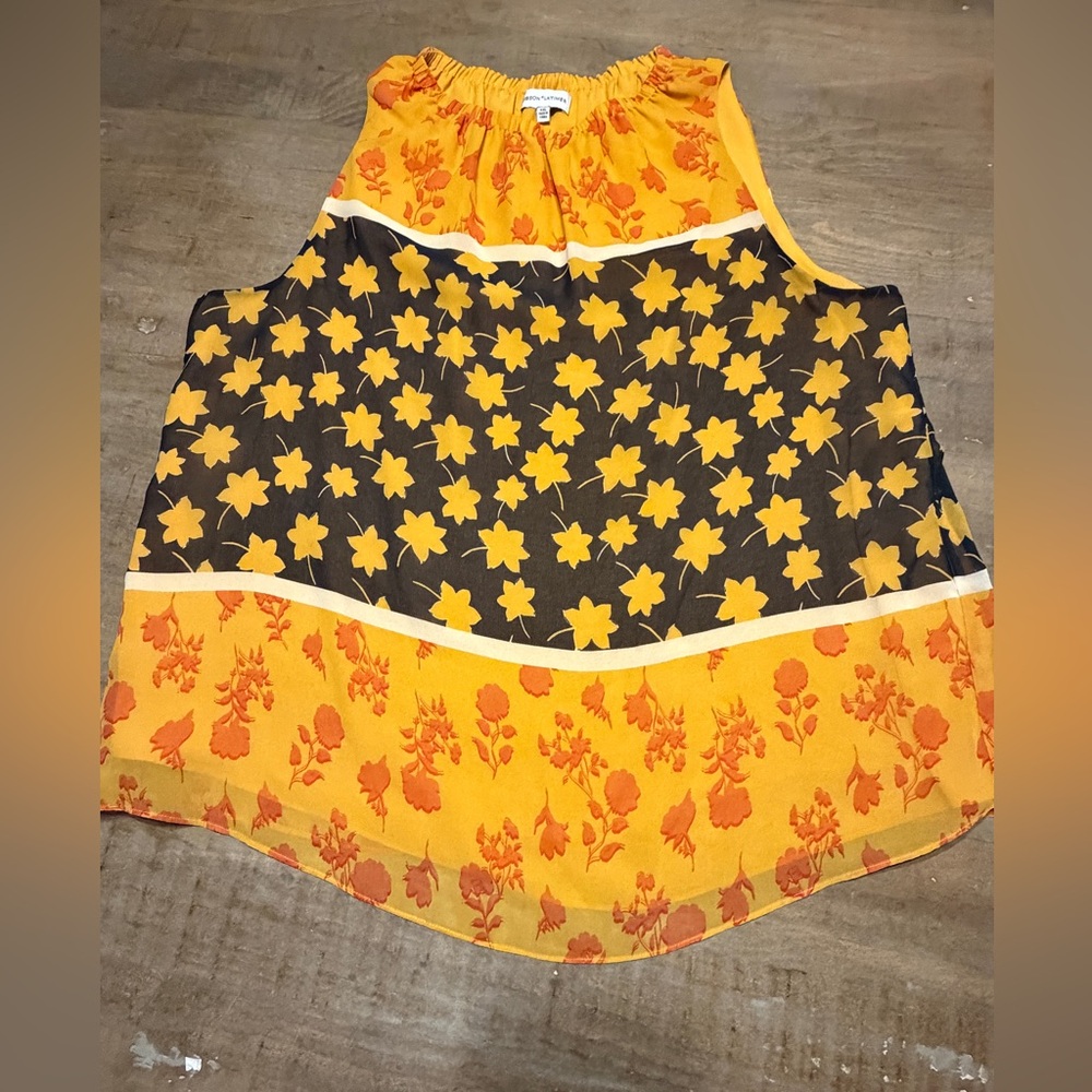 Gibson Latimer Women’s Floral sleeveless blouse in Navy, Yellow, and Orange